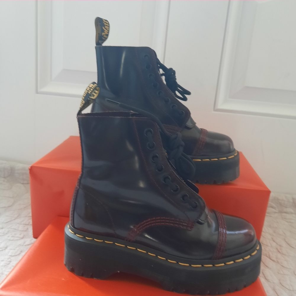 Dr. Martens Sinclair Zip Front Boots. NEW - Picture 6 of 9